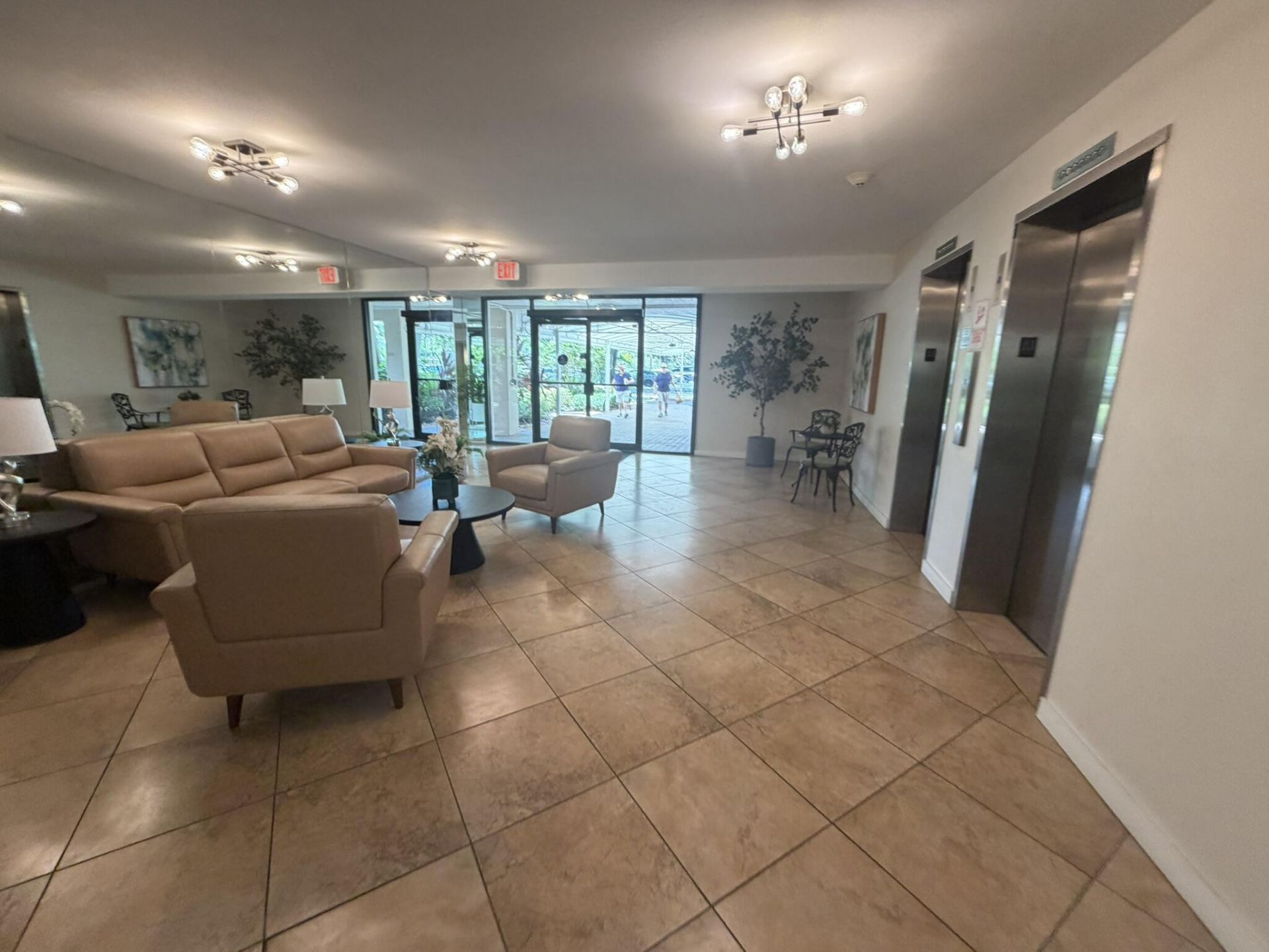 3800 Oaks Clubhouse Drive, Unit 311, Pompano Beach, FL 33069 Photo