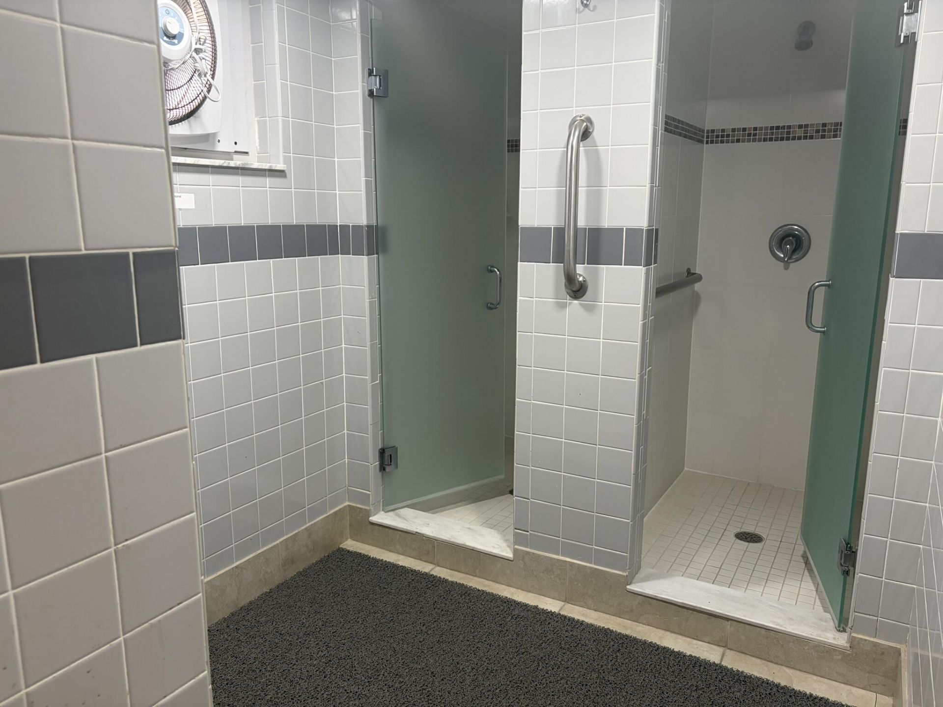 3800 Oaks Clubhouse Drive, Unit 311, Pompano Beach, FL 33069 Photo