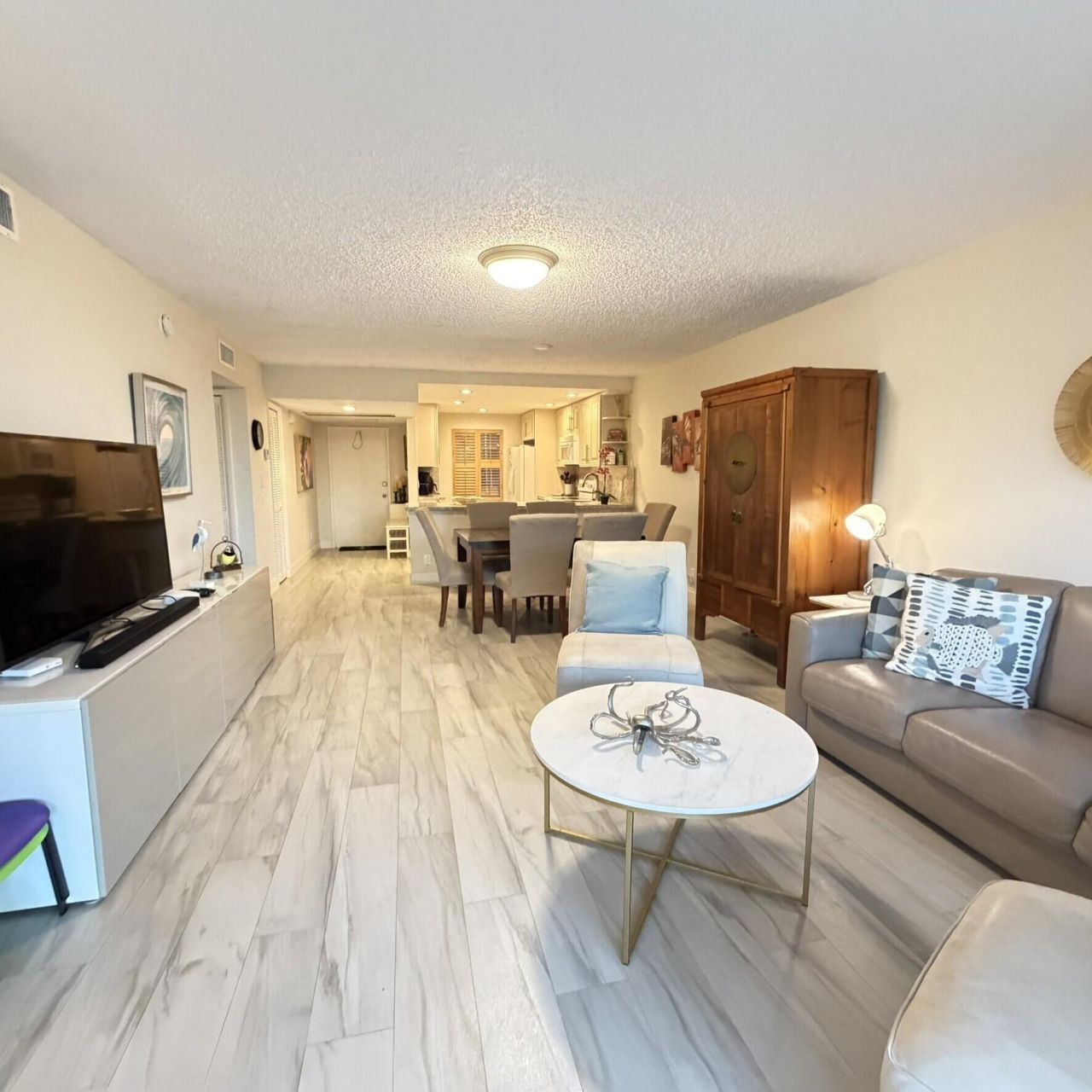 3800 Oaks Clubhouse Drive, Unit 311, Pompano Beach, FL 33069 Photo