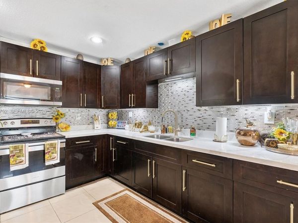 8544 Sheraton Dr, Miramar, FL 33025