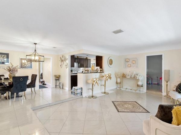 8544 Sheraton Dr, Miramar, FL 33025
