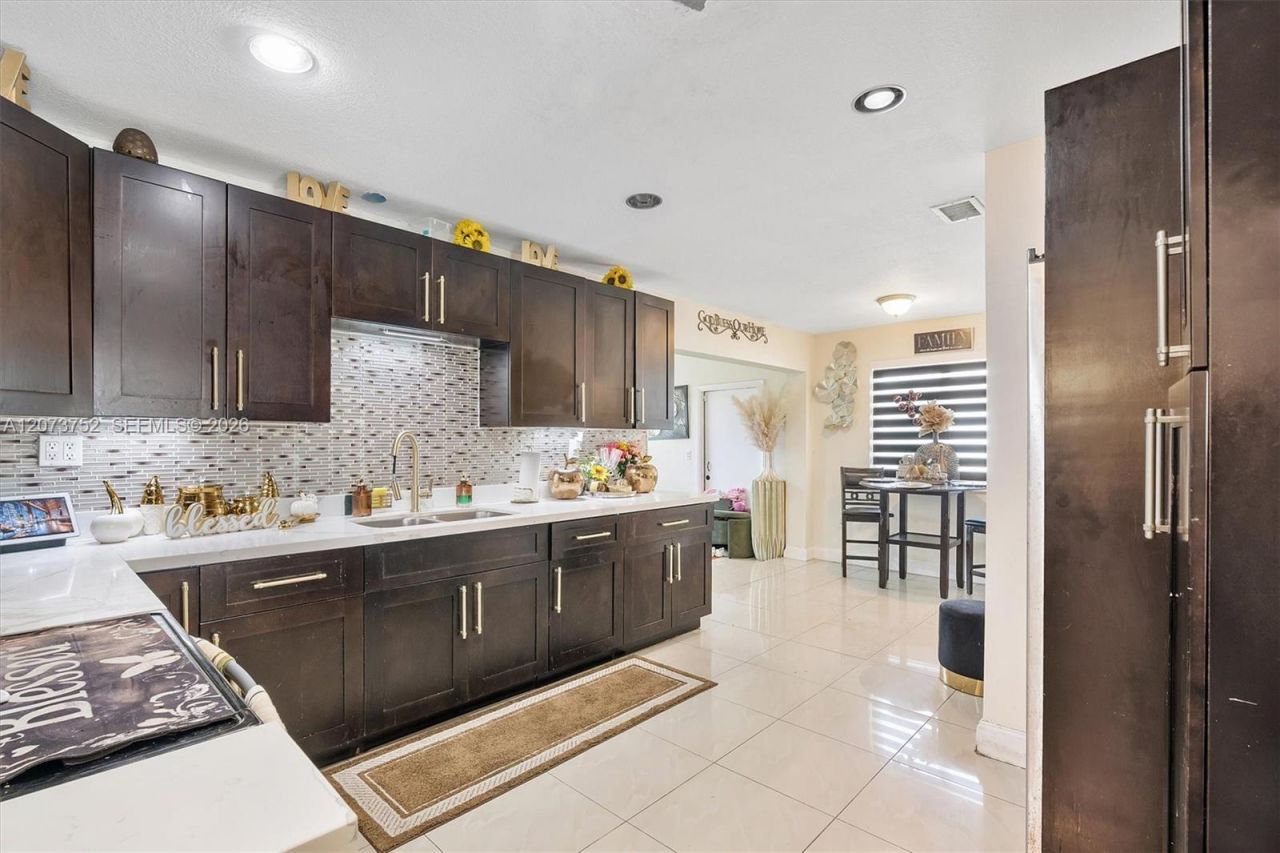 8544 Sheraton Dr, Miramar, FL 33025 Photo