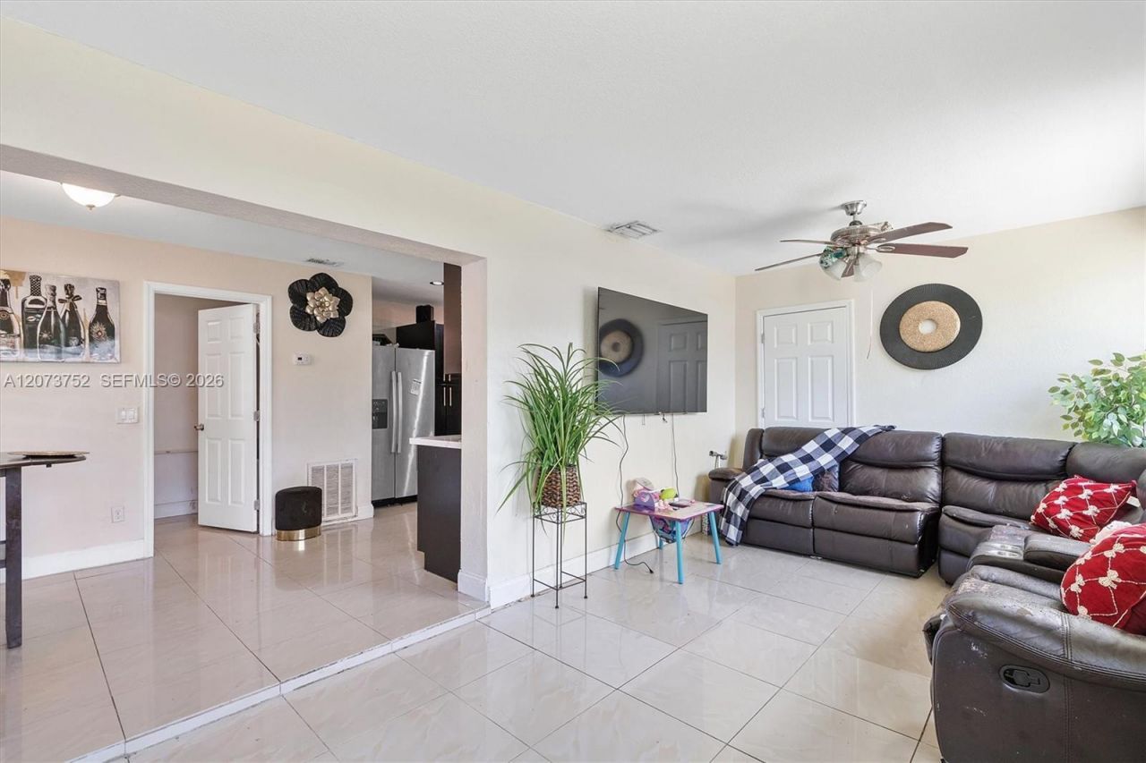 8544 Sheraton Dr, Miramar, FL 33025 Photo