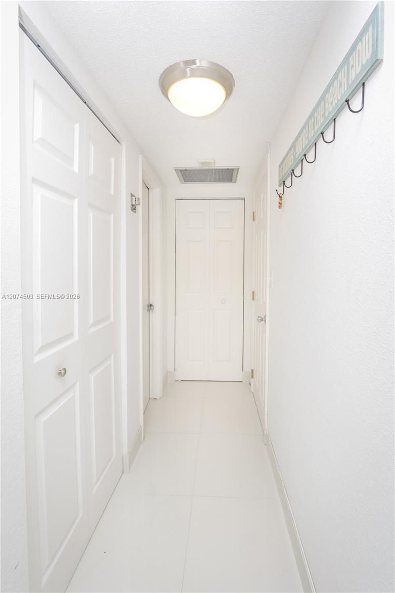 1985 S Ocean Dr , Unit 17K, Hallandale Beach, FL 33009 Photo