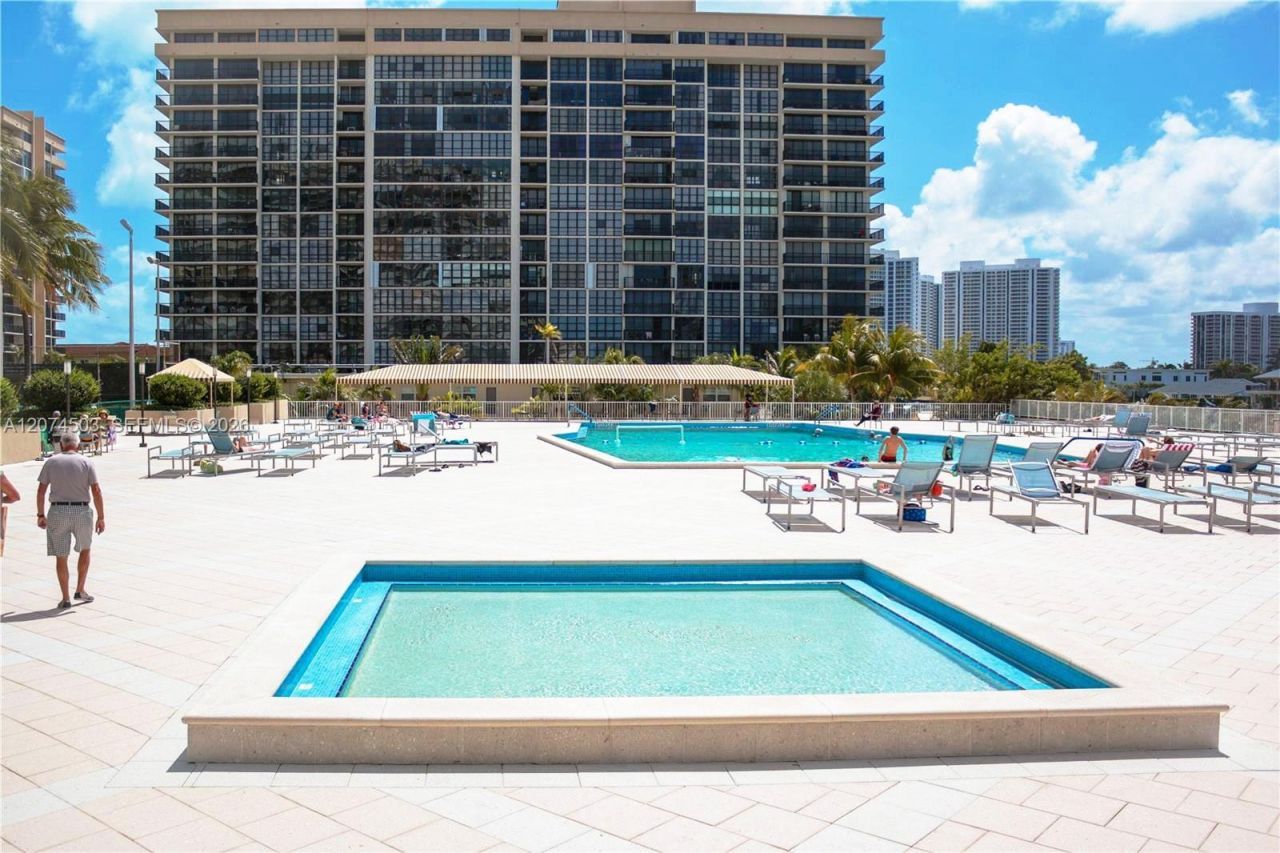 1985 S Ocean Dr , Unit 17K, Hallandale Beach, FL 33009 Photo