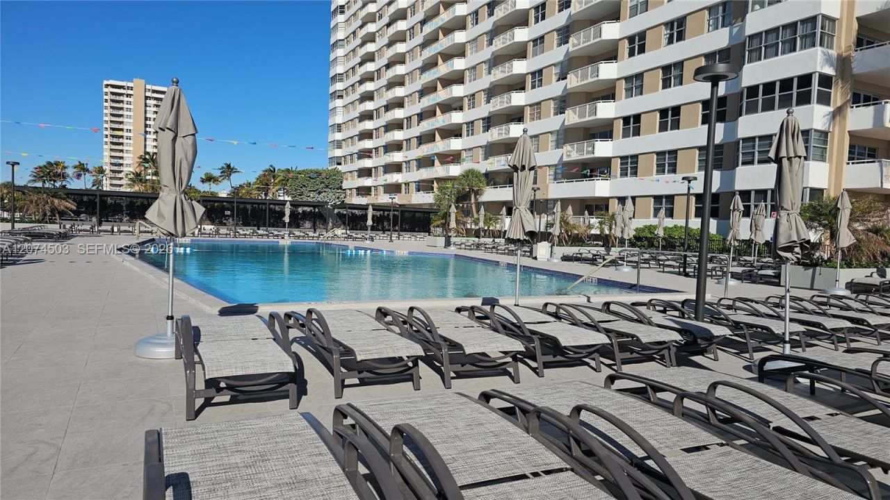 1985 S Ocean Dr , Unit 17K, Hallandale Beach, FL 33009 Photo