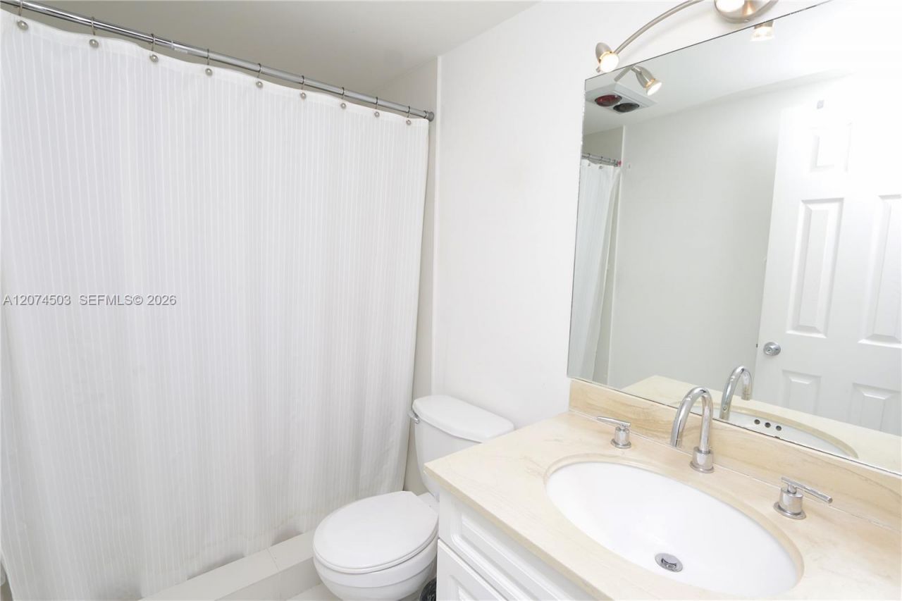 1985 S Ocean Dr , Unit 17K, Hallandale Beach, FL 33009 Photo