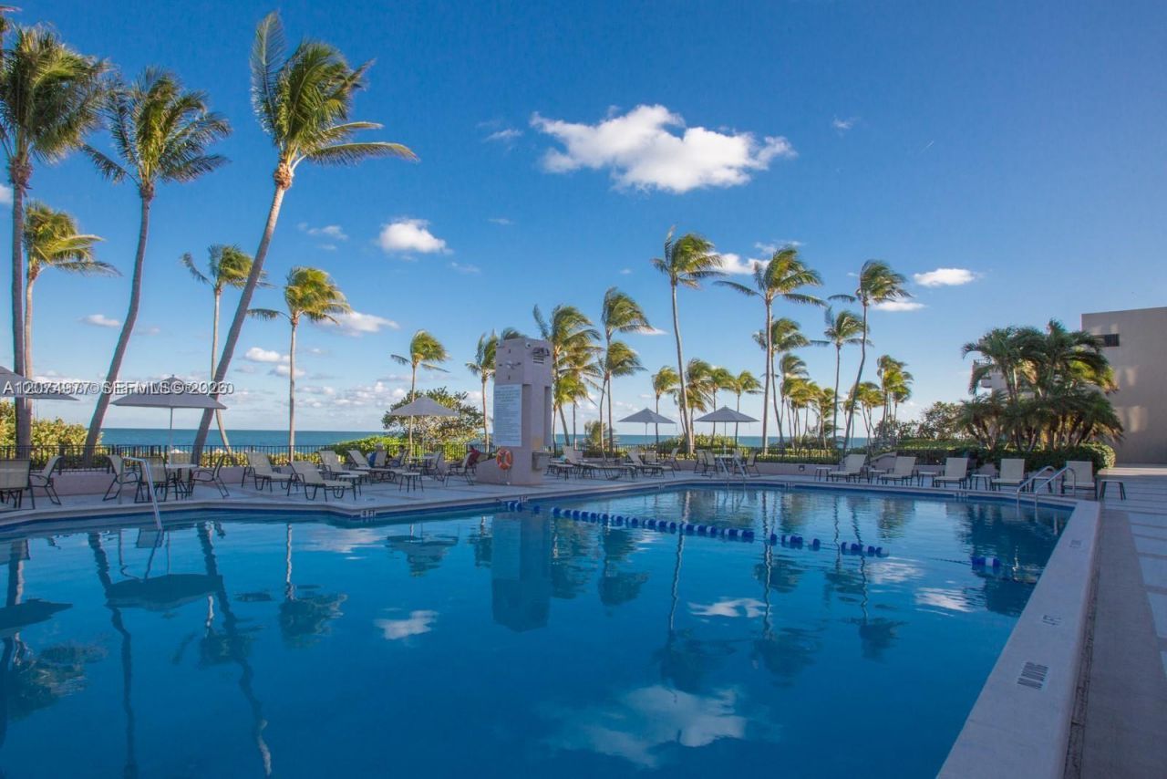 201 Crandon Blvd , Unit 431, Key Biscayne, FL 33149 Photo