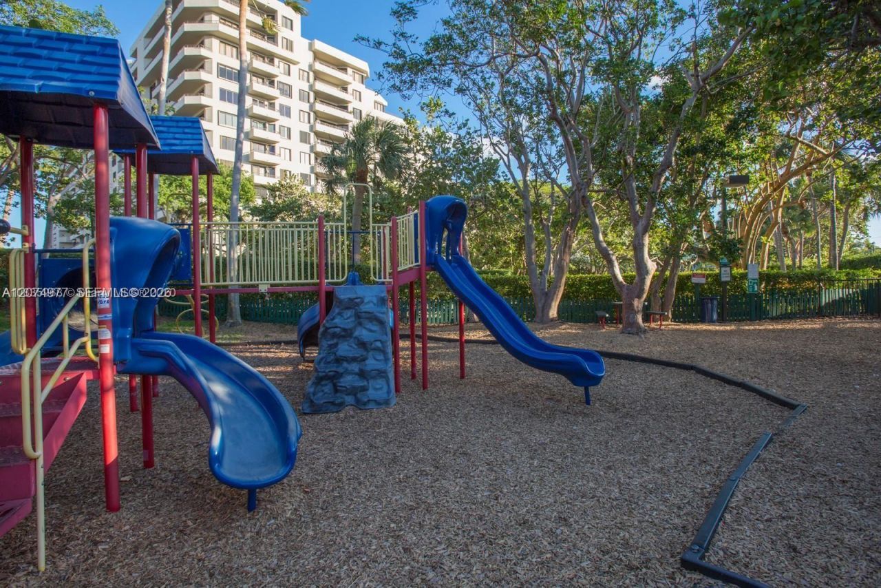 201 Crandon Blvd , Unit 431, Key Biscayne, FL 33149 Photo
