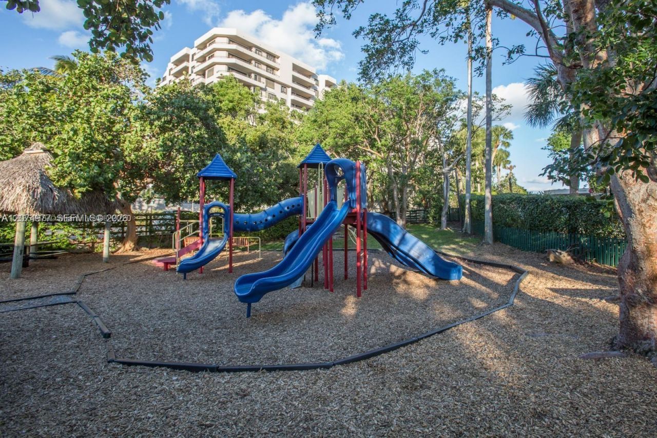 201 Crandon Blvd , Unit 431, Key Biscayne, FL 33149 Photo