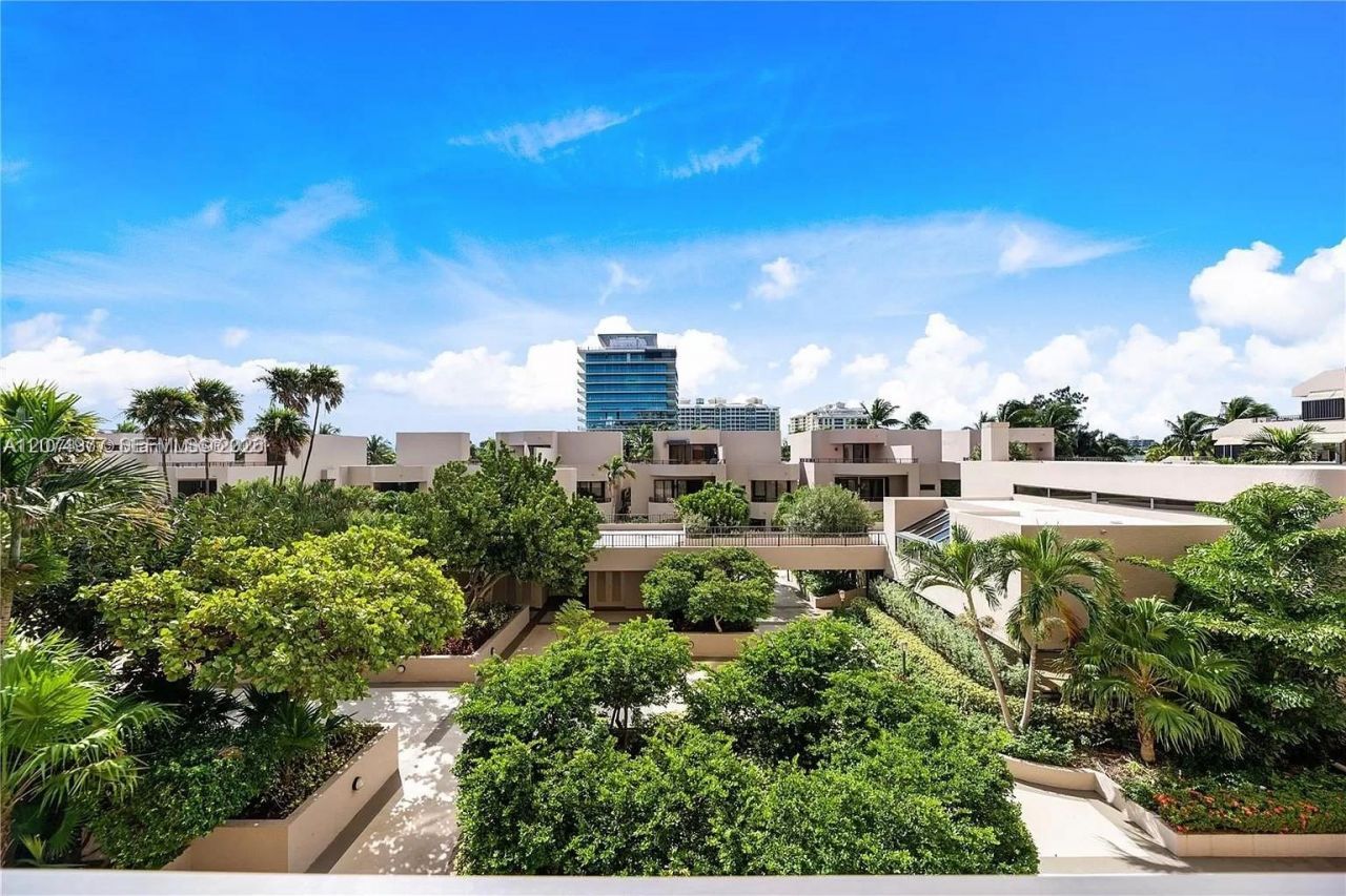 201 Crandon Blvd , Unit 431, Key Biscayne, FL 33149 Photo
