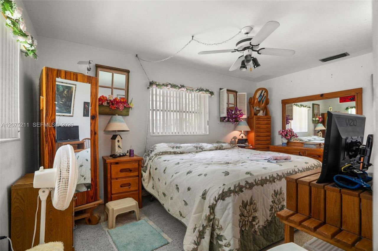 7509 Garfield St , Hollywood, FL 33024 Photo