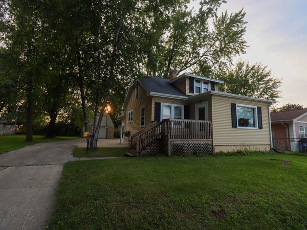 1512 Virginia St, Racine, WI 53405