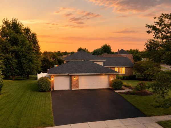 750 Bluestone Bay Drive, New Lenox, IL 60451