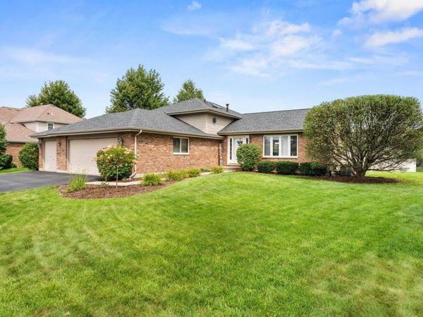 750 Bluestone Bay Drive , New Lenox, IL 60451