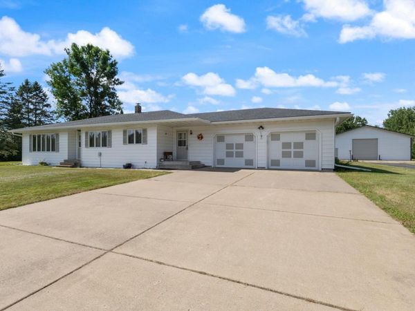 1433 Morris Avenue, Hinckley, MN 55037