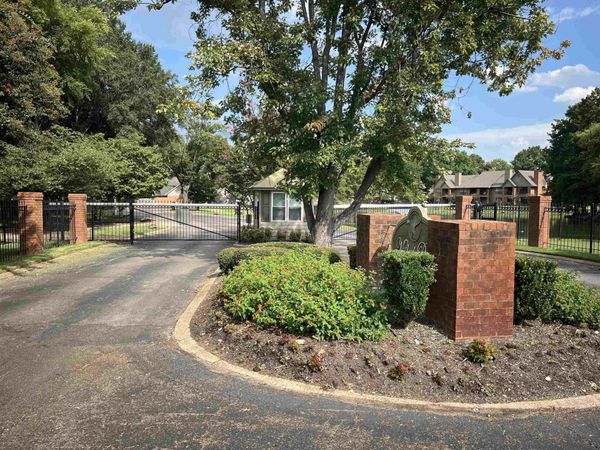 6646 PONDSIDE CIR, Unit 1, Memphis, TN 38119