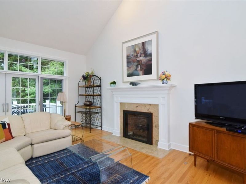 8205 Knolls Way, Chagrin Falls, OH 44023 Photo 4