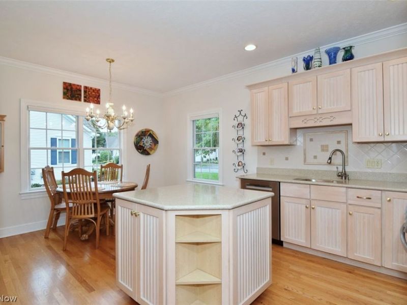 8205 Knolls Way, Chagrin Falls, OH 44023 Photo 7