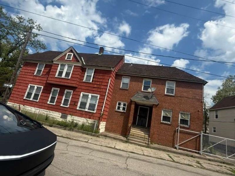 1261 E 71st Street E, Cleveland, OH 44103 Photo 2