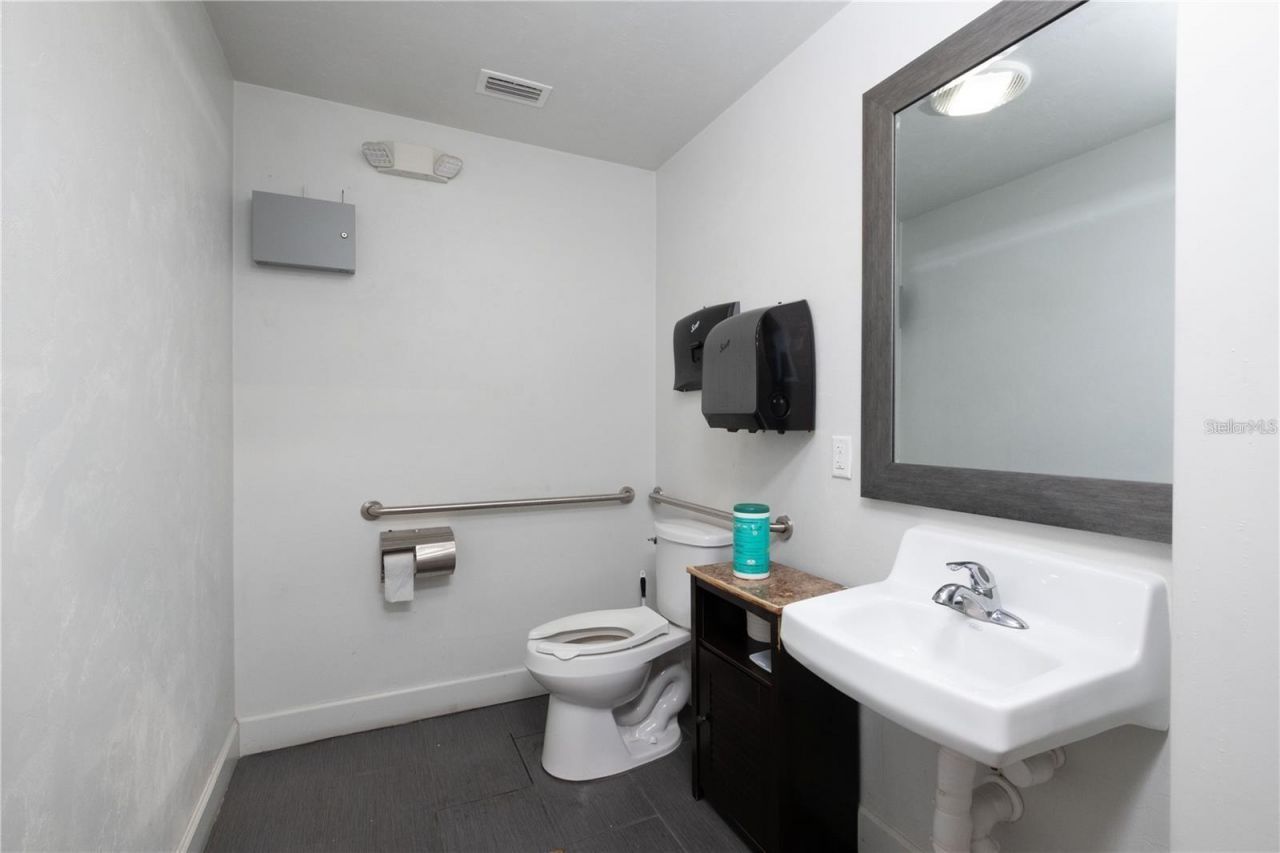 1725 N Main Street , Gainesville, FL 32609 Photo