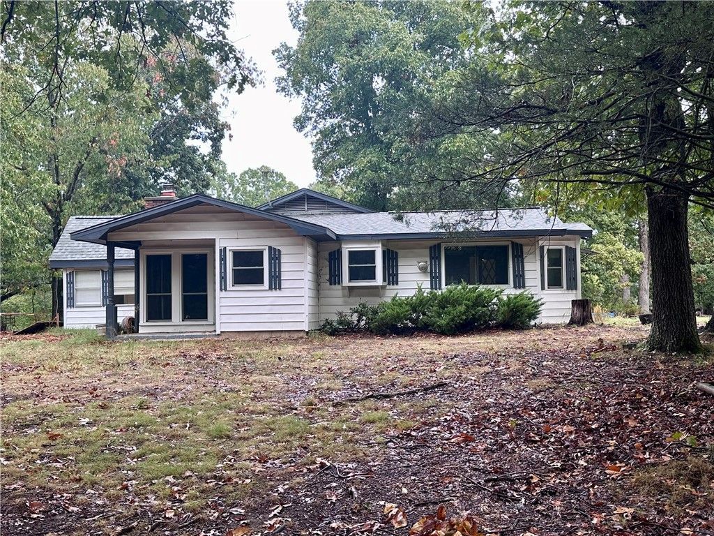 10841 W High Meadows Drive Rogers, AR 72756