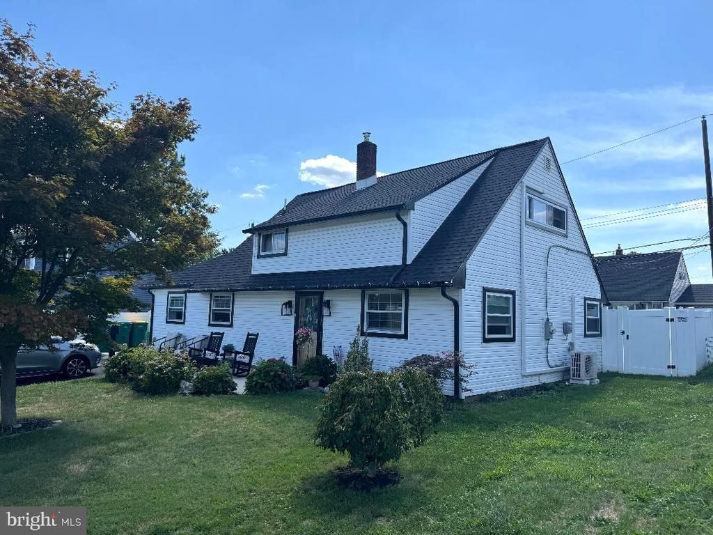 57 GREENBRIER ROAD, LEVITTOWN, PA 19057
