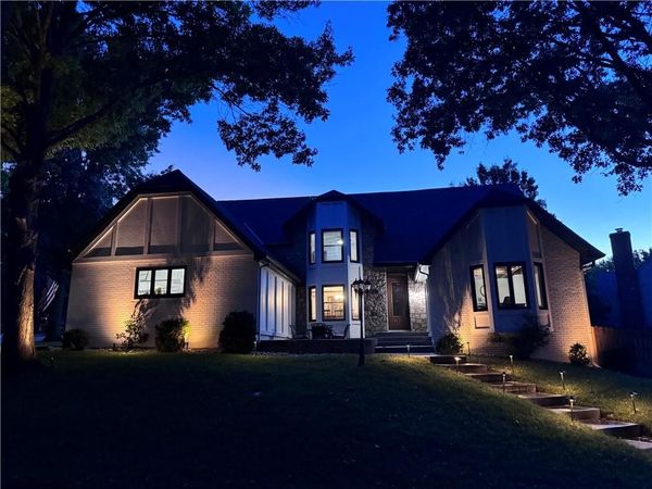 8230 W 99th Street, Overland Park, KS 66212