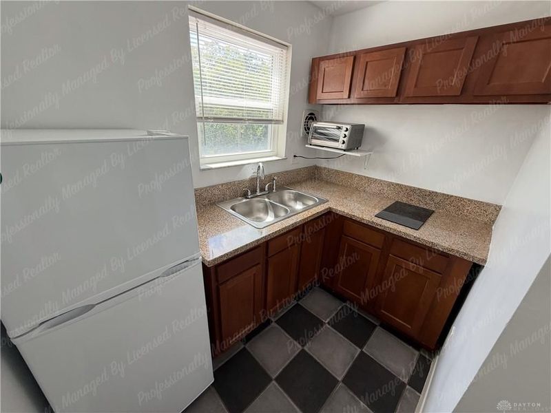 946 Burton Avenue, Unit 10, Cincinnati, OH 45229 Photo 7
