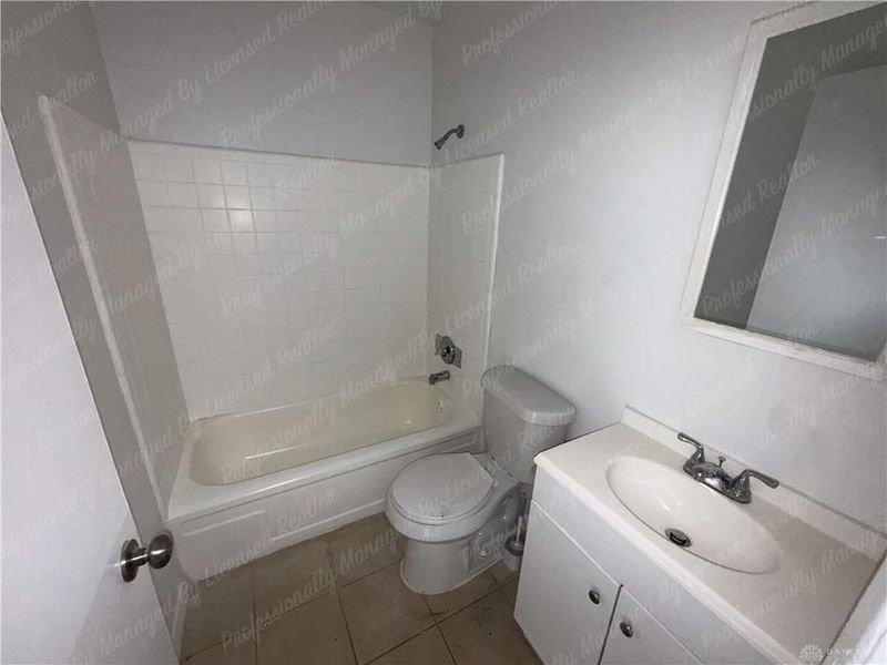 946 Burton Avenue, Unit 10, Cincinnati, OH 45229 Photo 8