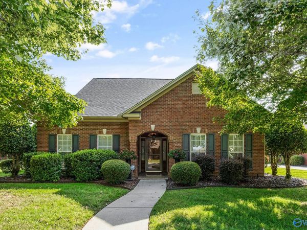 3126 Waterman Drive SE, Owens Cross Roads, AL 35763