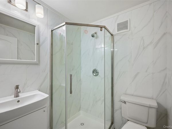 147-26 Roosevelt Avenue , Unit 1C, Flushing, NY 11354