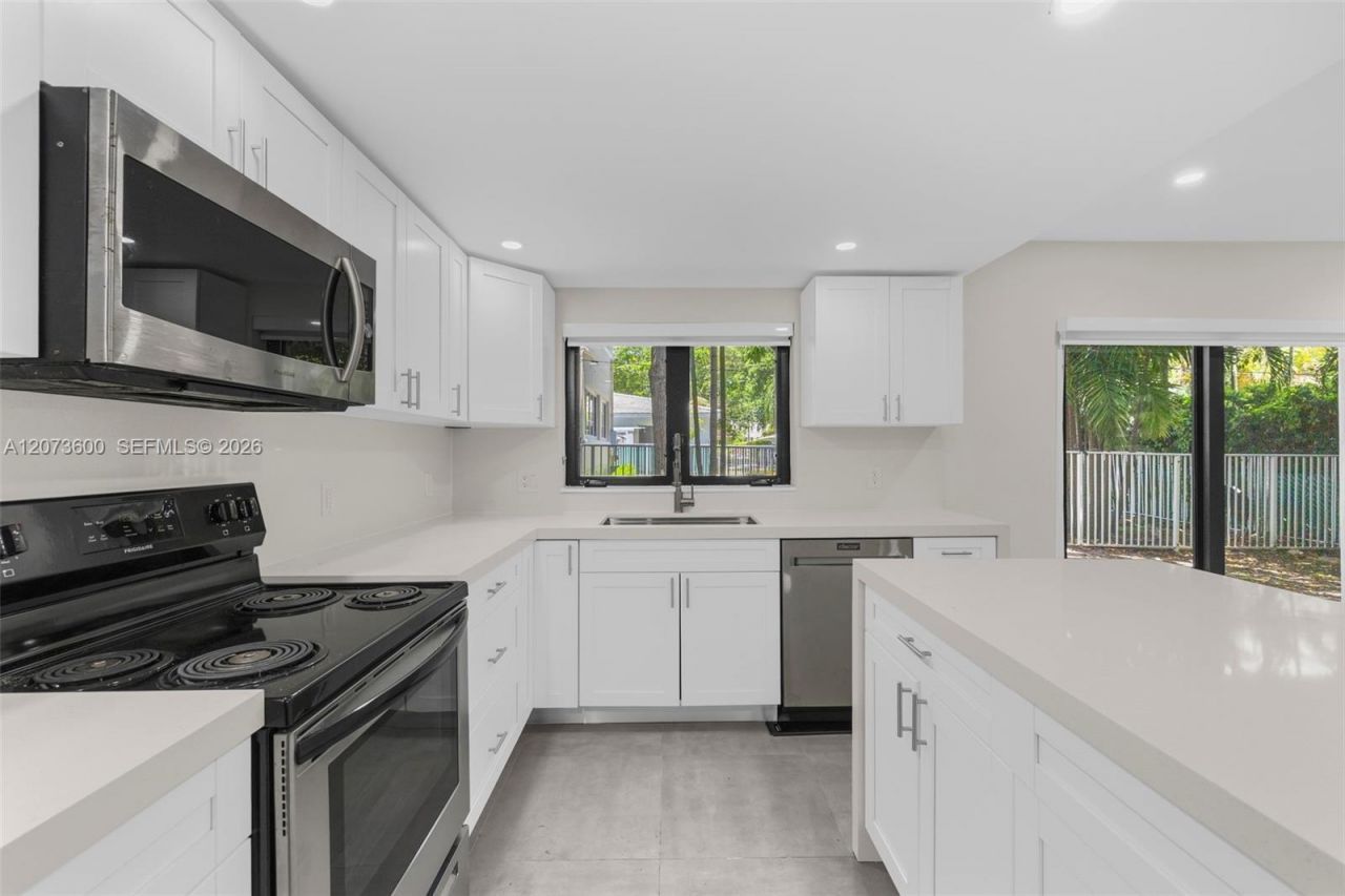 345 Sarto Ave , Unit 1, Coral Gables, FL 33134 Photo