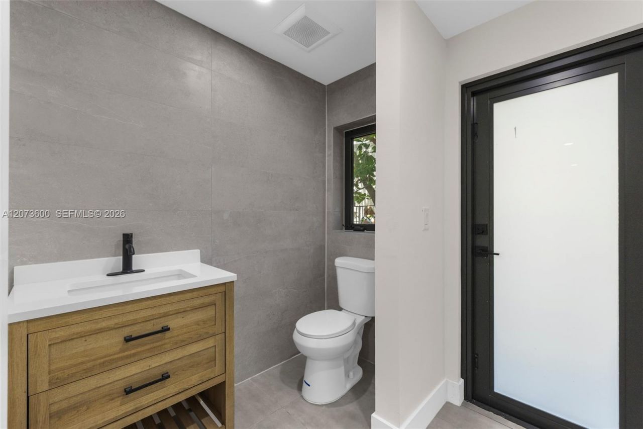 345 Sarto Ave , Unit 1, Coral Gables, FL 33134 Photo