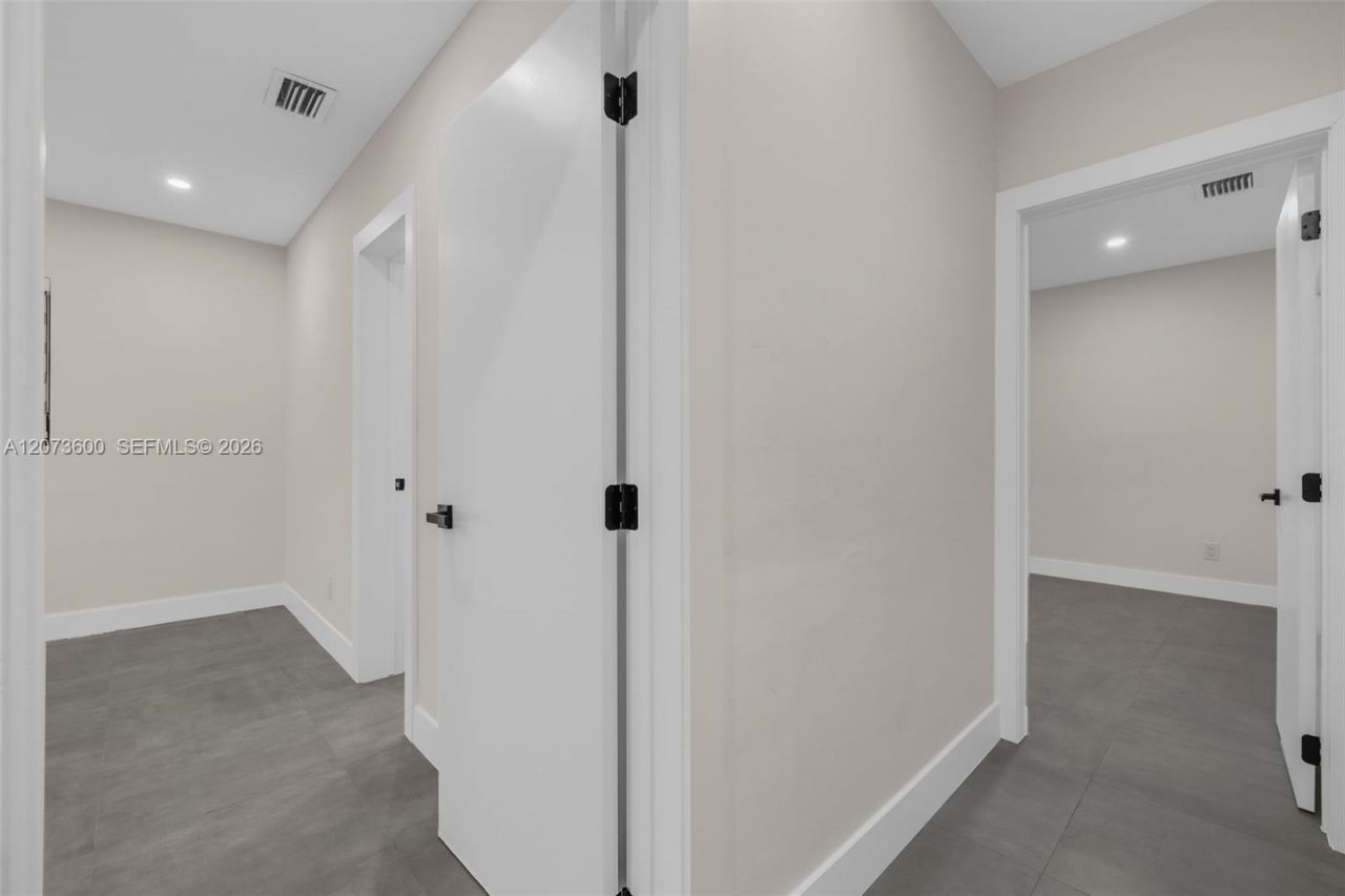 345 Sarto Ave , Unit 1, Coral Gables, FL 33134 Photo