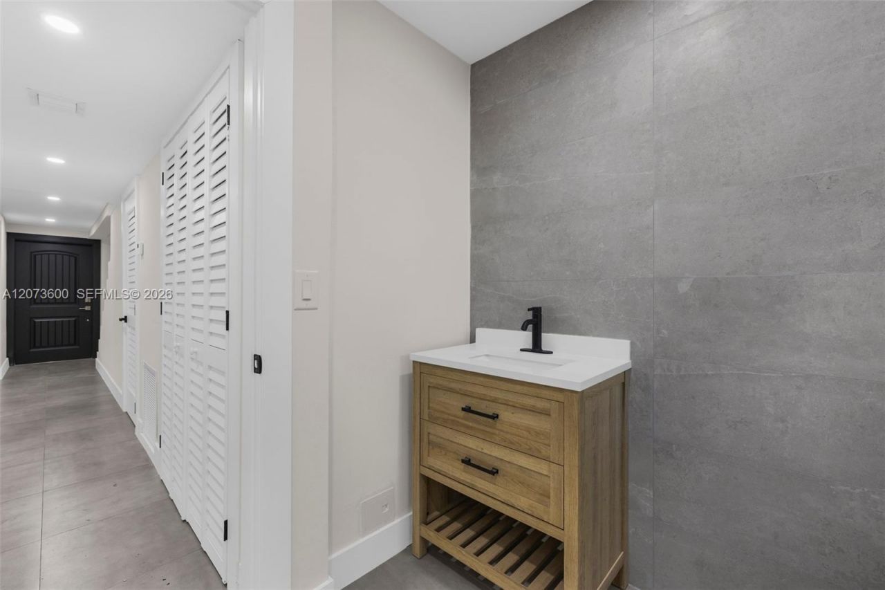 345 Sarto Ave , Unit 1, Coral Gables, FL 33134 Photo