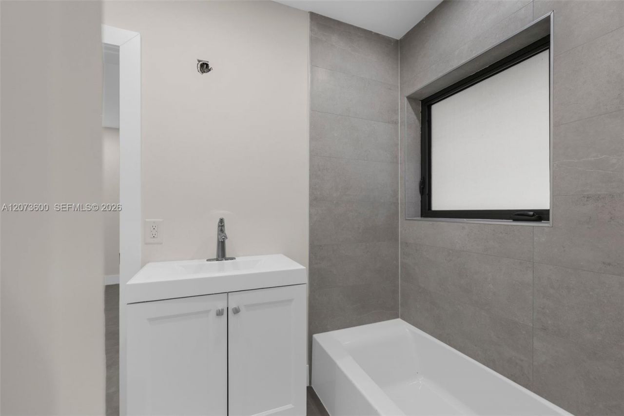 345 Sarto Ave , Unit 1, Coral Gables, FL 33134 Photo