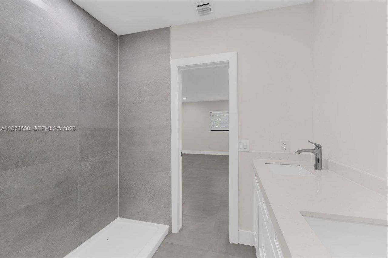 345 Sarto Ave , Unit 1, Coral Gables, FL 33134 Photo