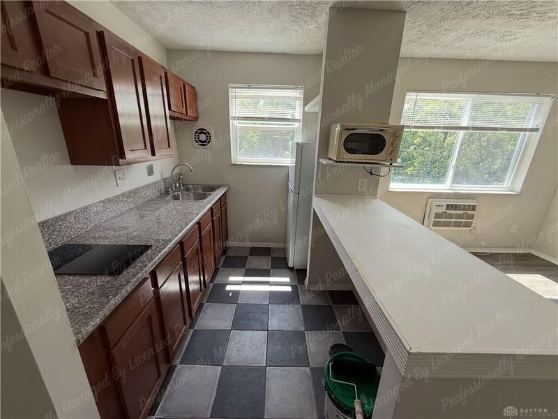 946 Burton Avenue, Unit 11, Cincinnati, OH 45229 Photo 7