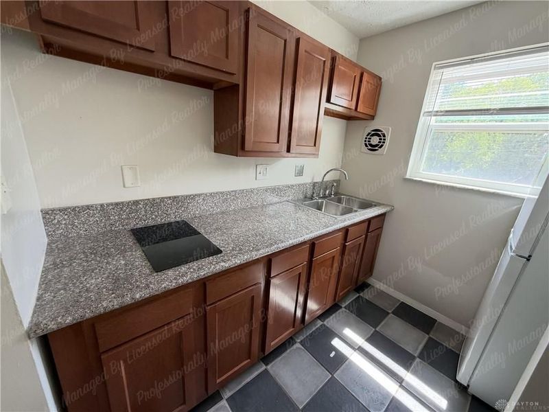 946 Burton Avenue, Unit 11, Cincinnati, OH 45229 Photo 8