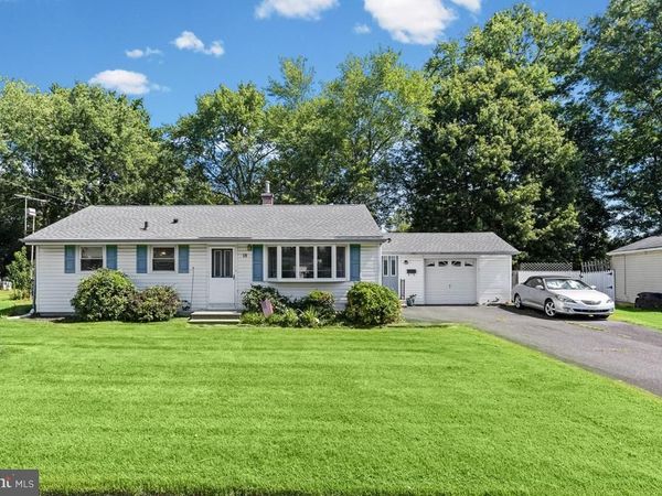 18 JEAN DRIVE, HAMILTON, NJ 08690