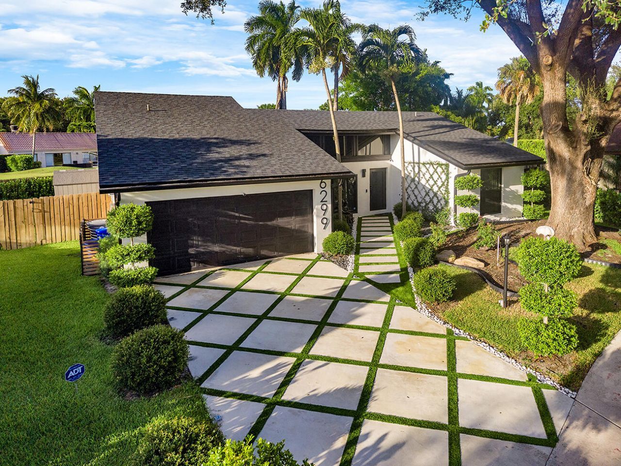 6299 Hollandaire Drive E, Boca Raton, FL 33433 Photo