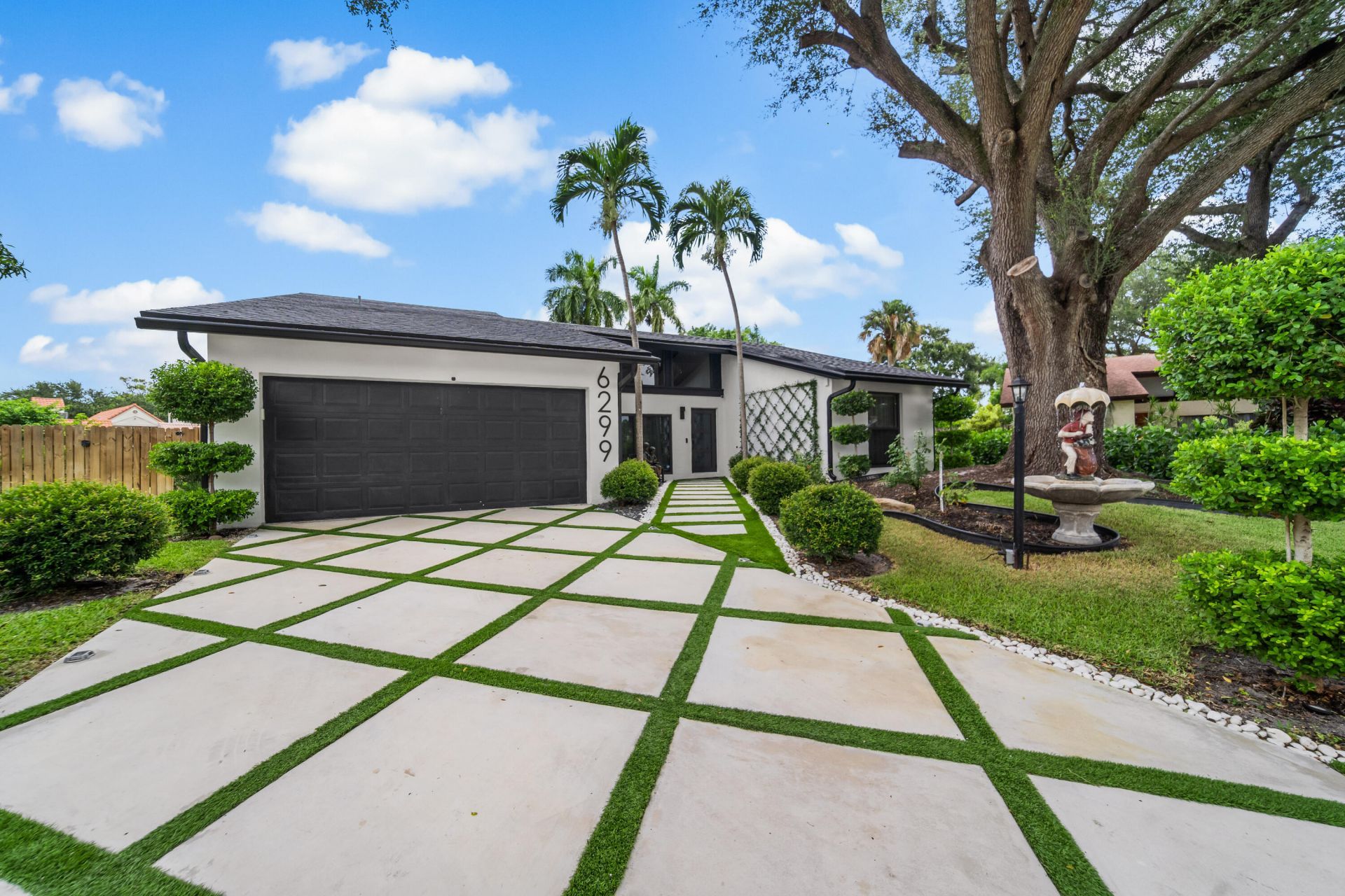 6299 Hollandaire Drive E, Boca Raton, FL 33433 Photo