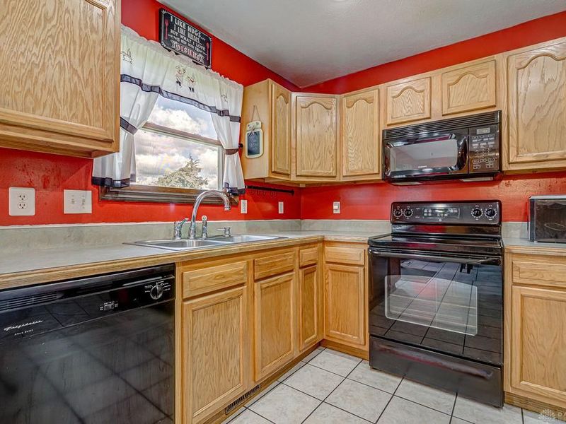 817 Old Norse Drive, Lakengren, OH 45320 Photo 17