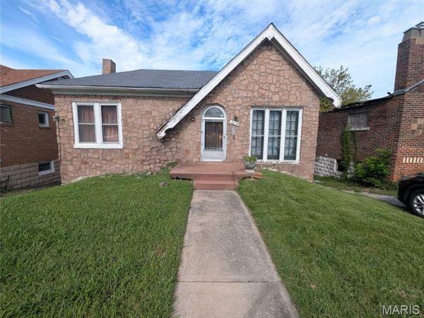 2262 Lucas And Hunt Road , St Louis, MO 63121