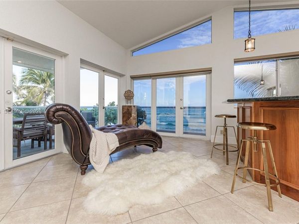 302 Balboa St , Hollywood, FL 33019