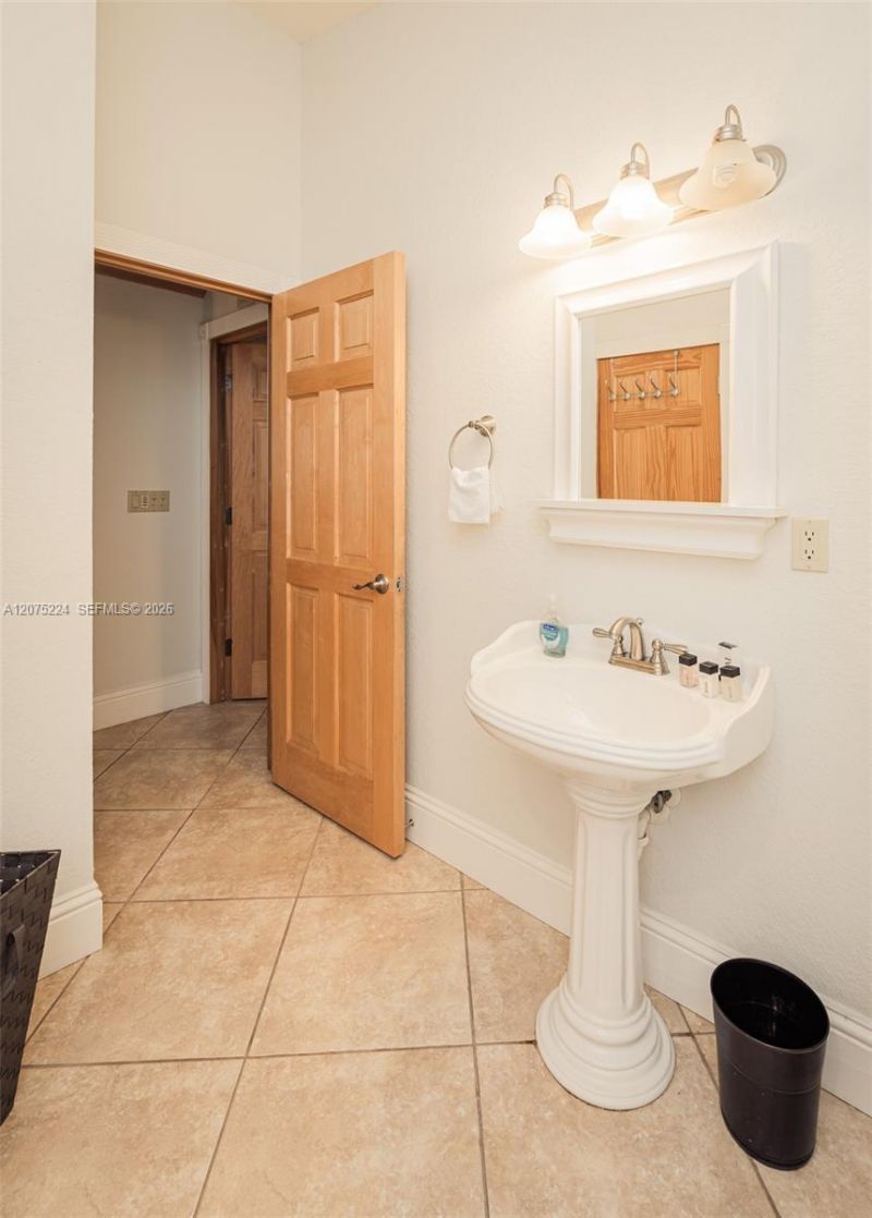 302 Balboa St , Hollywood, FL 33019 Photo