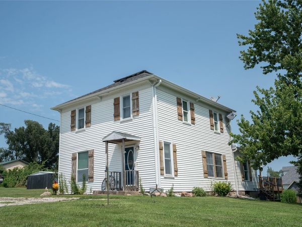 114 Deardorff Avenue , Peru, IA 50222