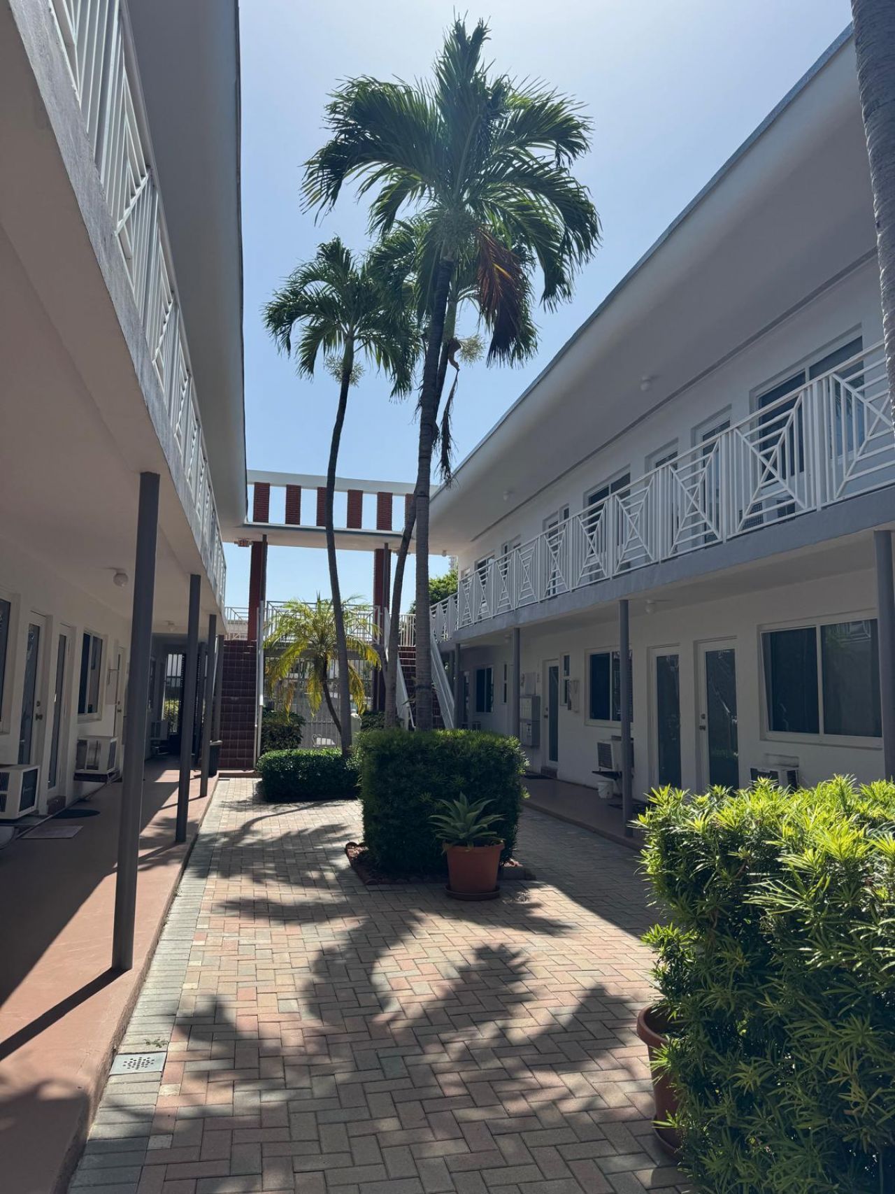 7424 Byron Avenue, Unit 4B, Miami Beach, FL 33141 Photo