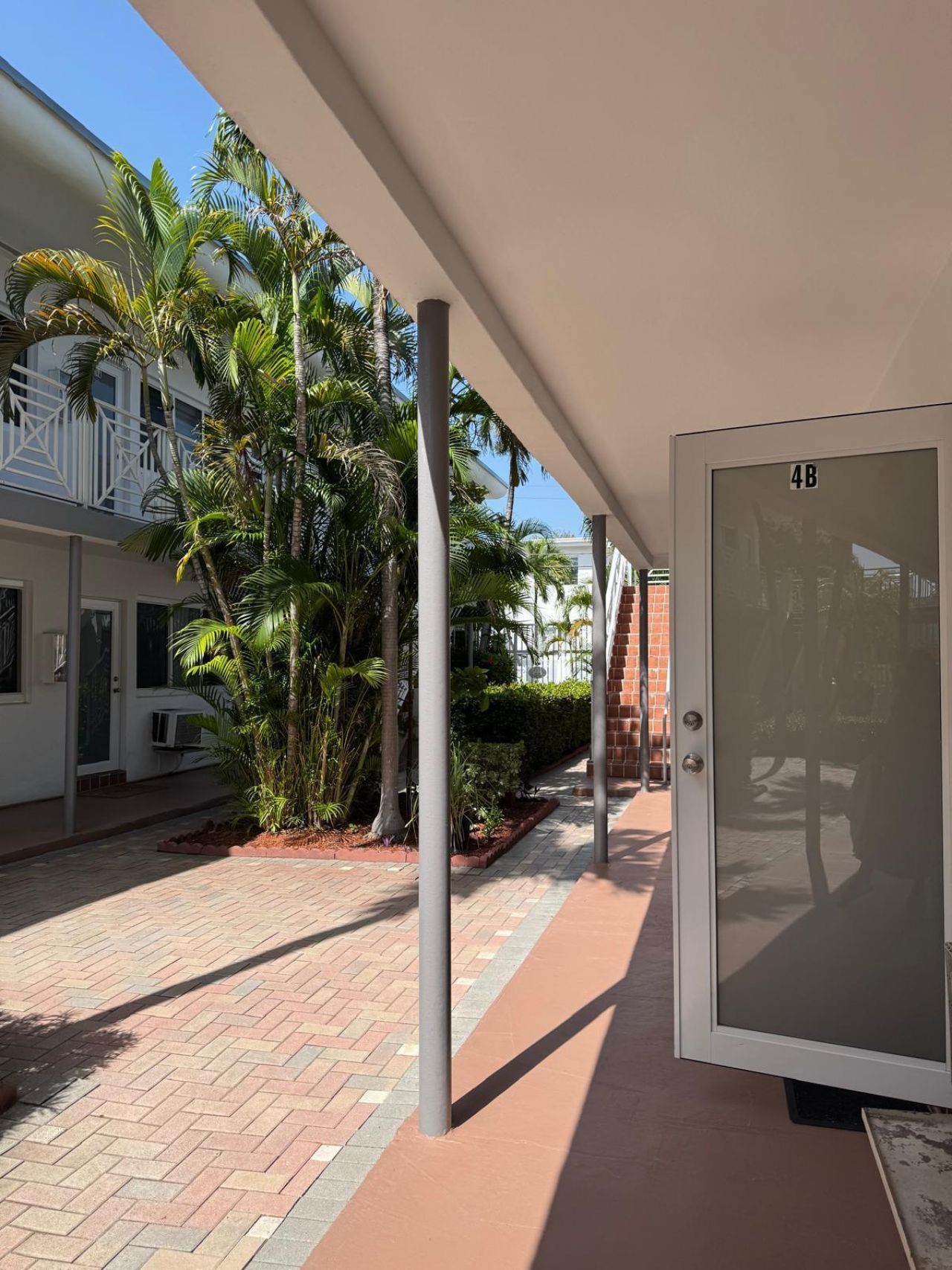 7424 Byron Avenue, Unit 4B, Miami Beach, FL 33141 Photo